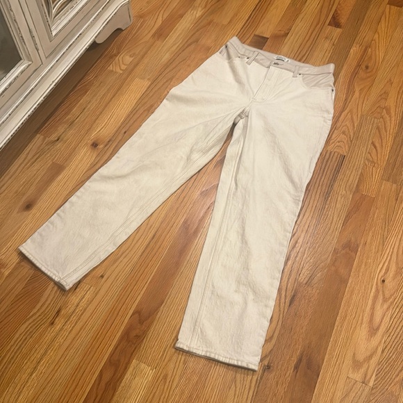 A&F The ‘90s Straight Ultra High Rise Jeans - Picture 2 of 5